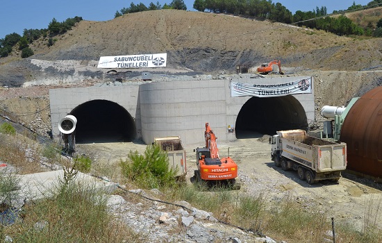İzmir-Manisa arasını 15 dakikaya indiren Sabuncubeli Tünelleri ulaşıma açıldı